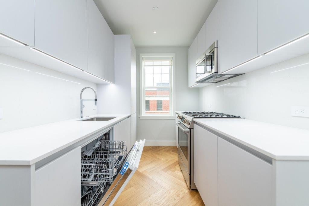 Building Photo - 19 Forest St