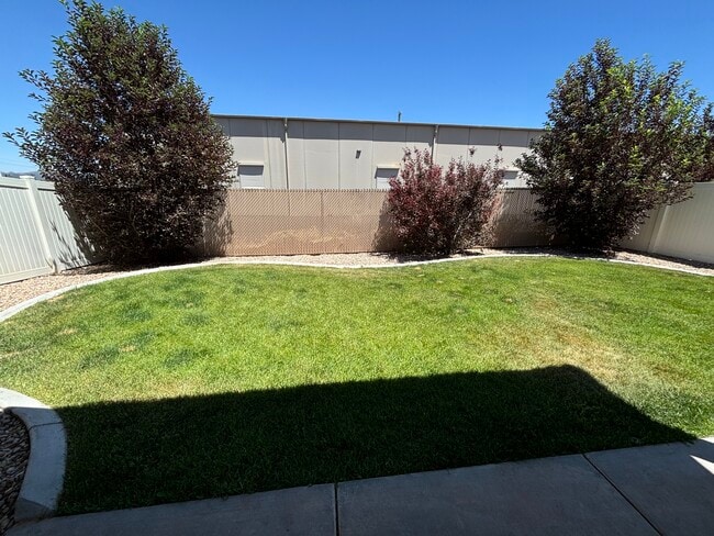 Building Photo - 2872 W 220 N