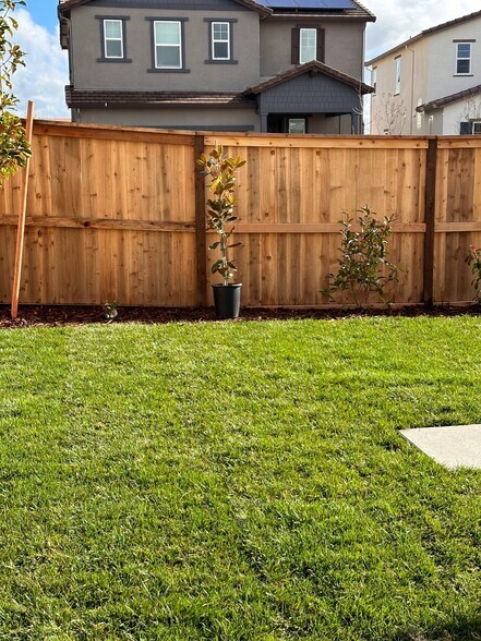 Building Photo - 4402 Neptune Cir