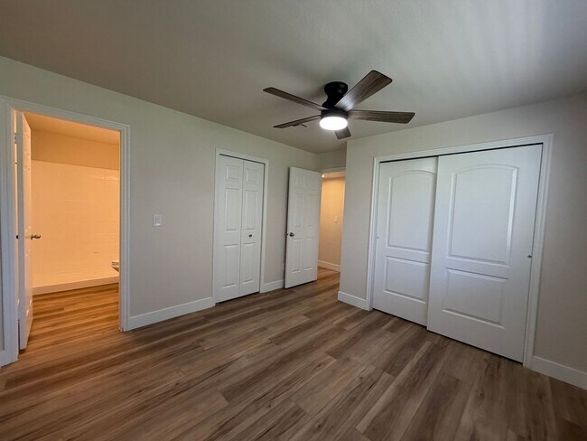 Building Photo - REMODELED TWO BEDROOM IN DOWTOWN!