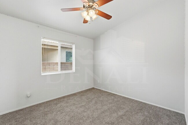 Building Photo - 2339 W Dillon Rd