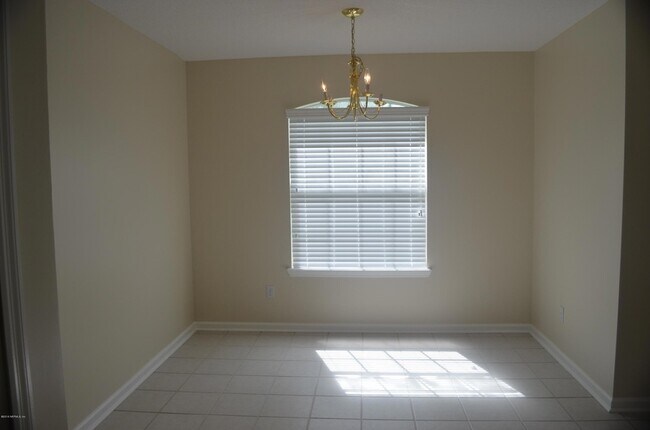 Building Photo - 545 Prosperity Lake Dr