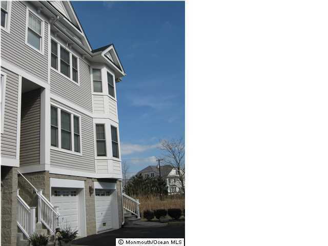 Building Photo - 606 Park Ave