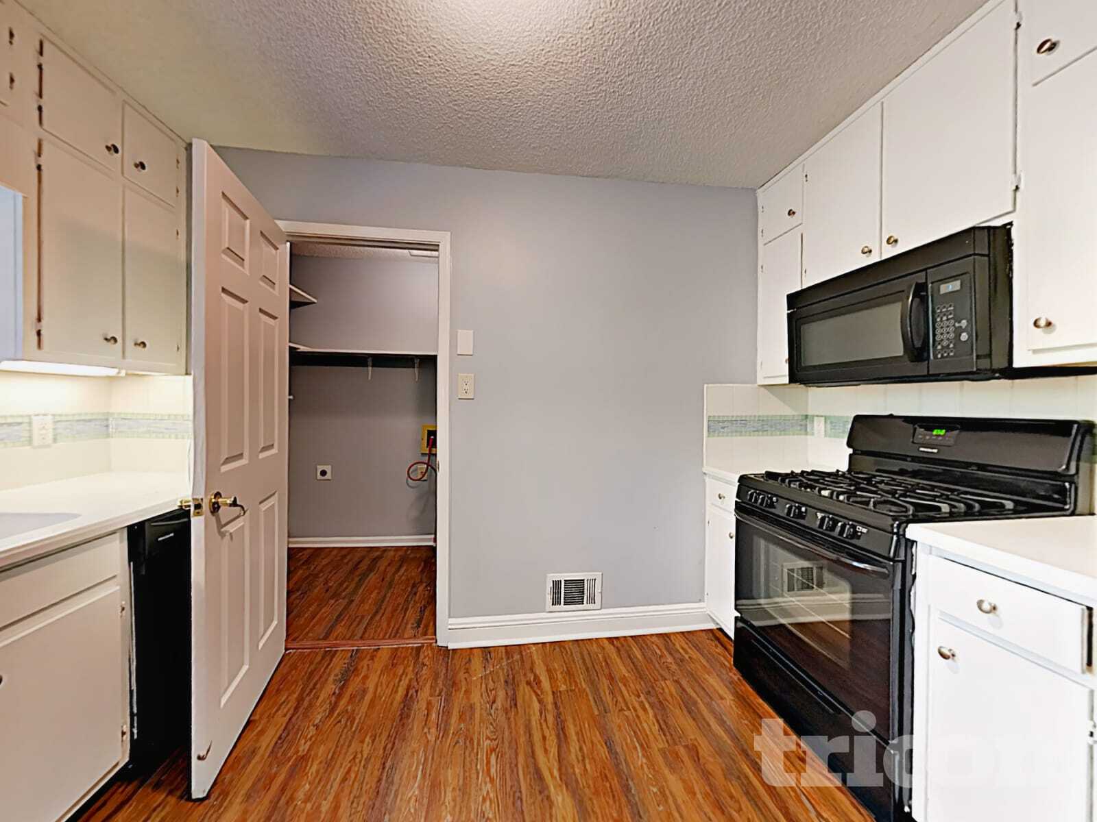 Building Photo - 4807 Alpine Dr SW