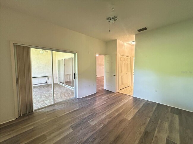 Building Photo - 13 Enclave Dr