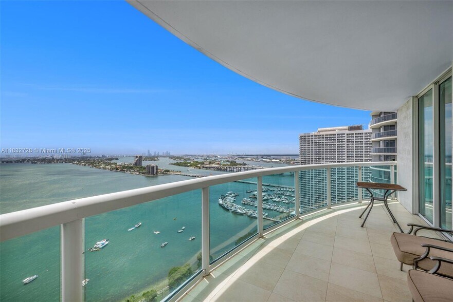 Building Photo - 1800 N Bayshore Dr