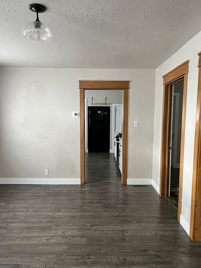 Building Photo - Newly Remodeled House in West Valley for Rent