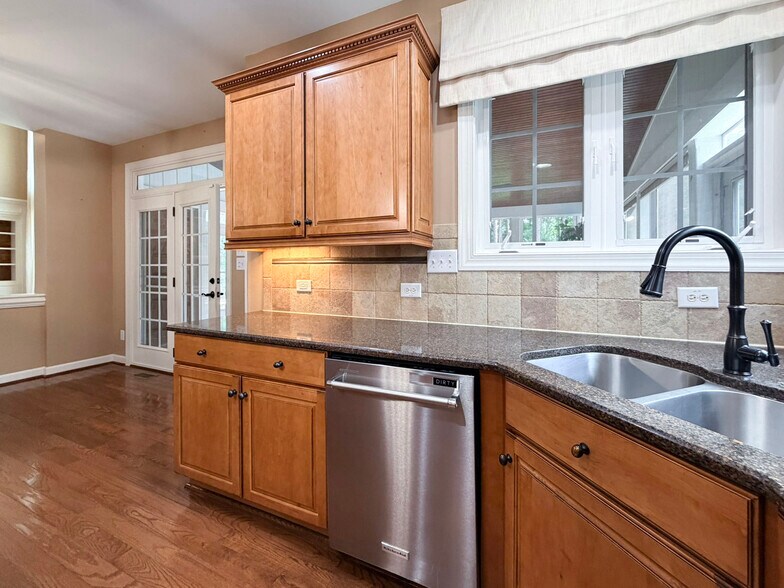 Building Photo - 5604 Pine Rock Ct