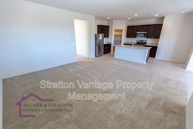 Building Photo - 18473 N Lakeside Dr