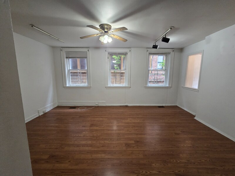 Building Photo - 1103 W Franklin St