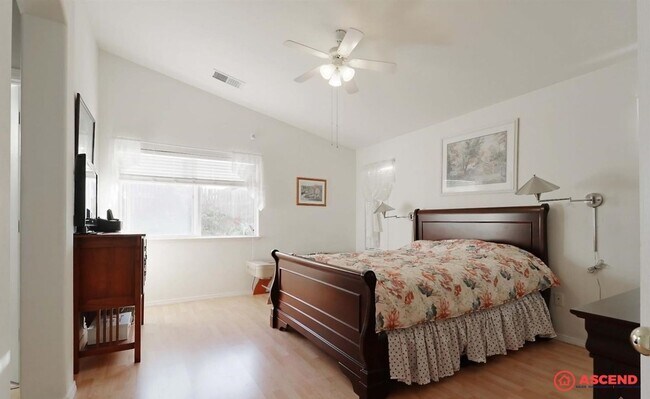 Building Photo - 9425 Lanneau Ct