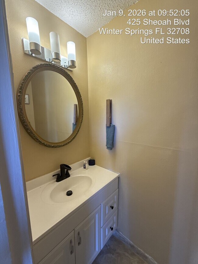 Building Photo - Winter Springs Gem: 2 BED 1.5 BATH Two-Story Condo with Amazing Amenities - (BAYTREE 4 CONDOS)