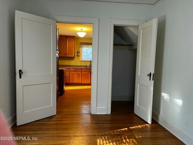 Building Photo - 1924 Arcadia Pl