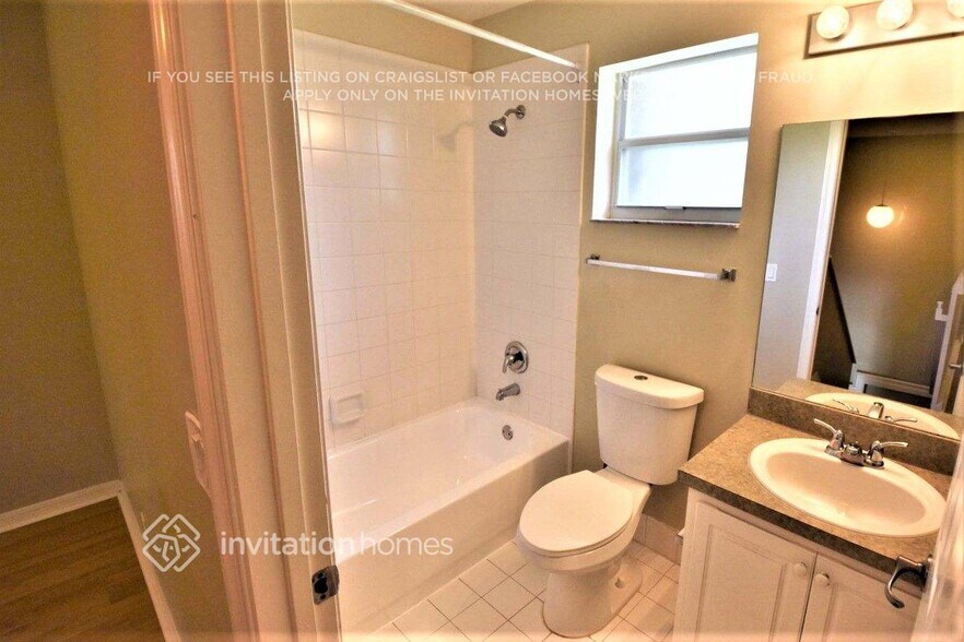 Building Photo - 4131 NW 62nd Dr