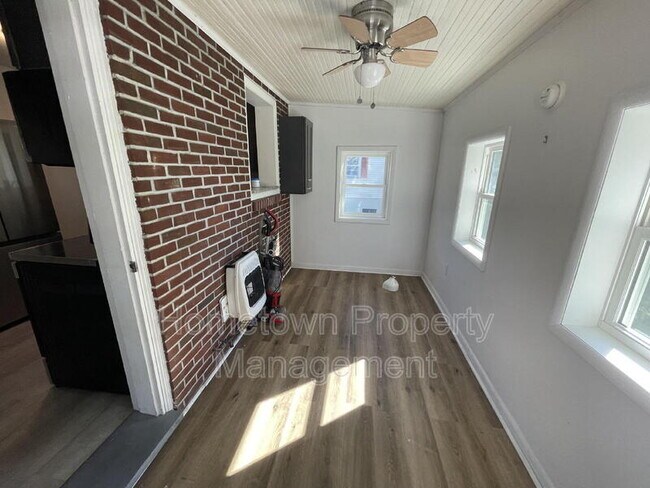 Building Photo - 1130 Whiteford Rd