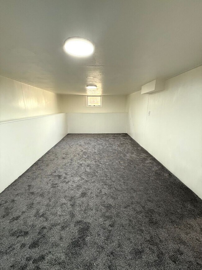 Building Photo - 1307 Perkins Ave