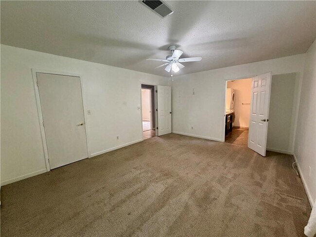 Building Photo - 4668 Emerald Willow Dr