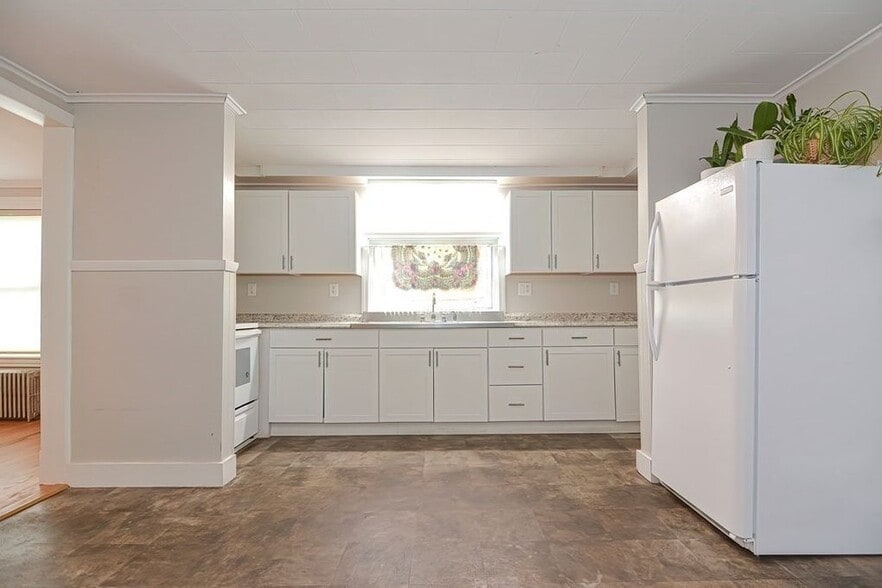 Kitchen - 30 3rd Ave