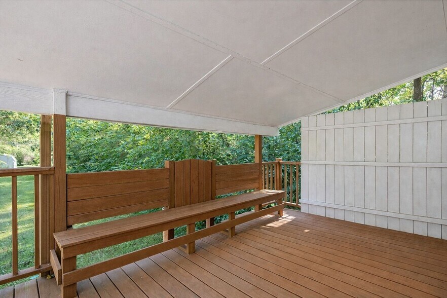 Building Photo - 205 Spring St