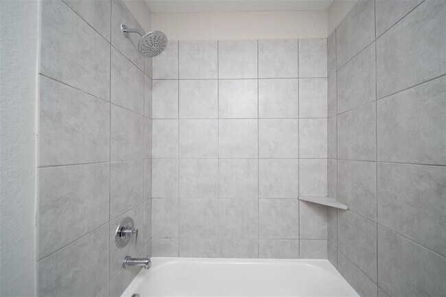 Building Photo - 4715 Hollow Tree Dr