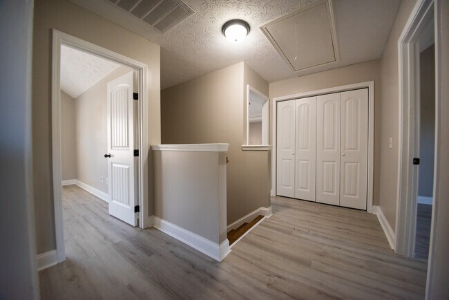 Building Photo - 8217 Lantern Ct