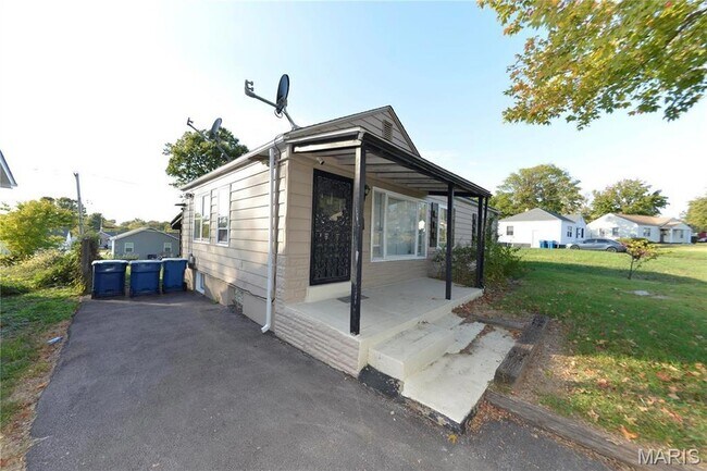 Building Photo - 6127 Shillington Dr