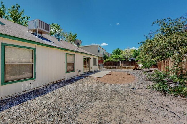 Building Photo - 1729 Chamisa Rd NE