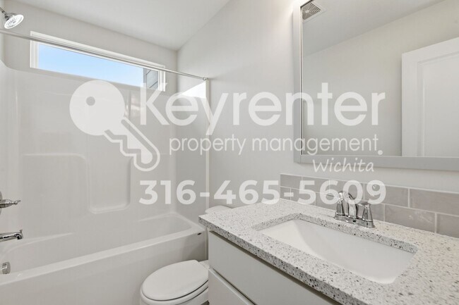 Building Photo - Beautiful 5 bedroom home near highways and schools!