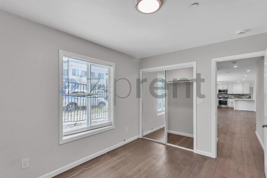 Building Photo - Unit #2273