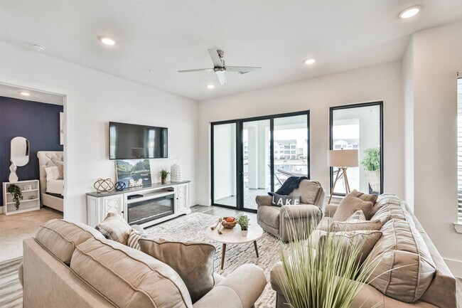 Building Photo - 15260 TX-105