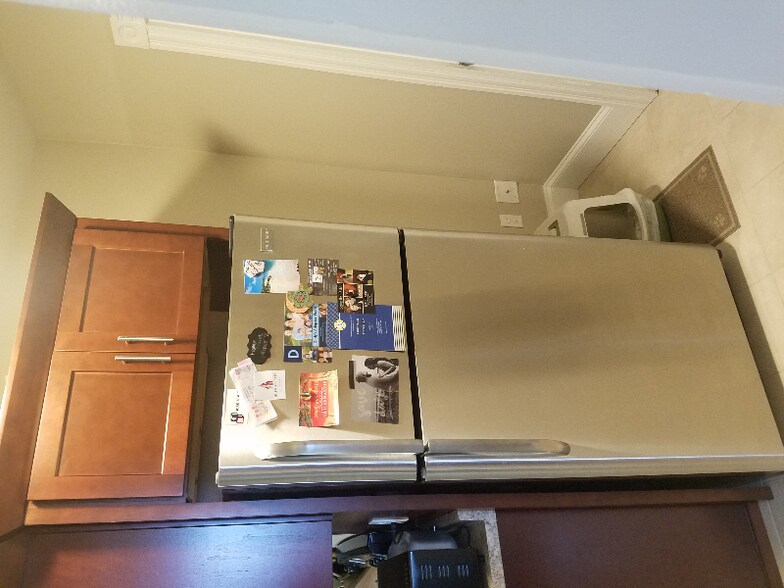 Building Photo - 187 County St