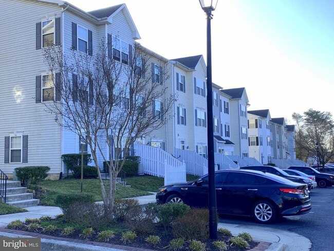 Building Photo - 8055 Brookstone Ct