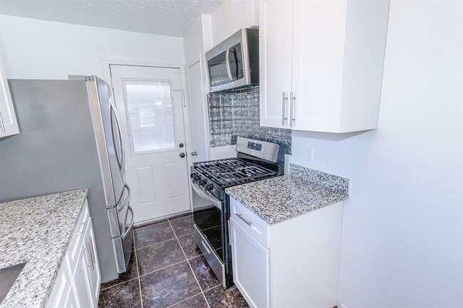 Building Photo - 918 Littleport Ln