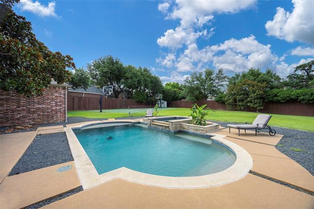 Building Photo - 6520 Twin Oaks Dr