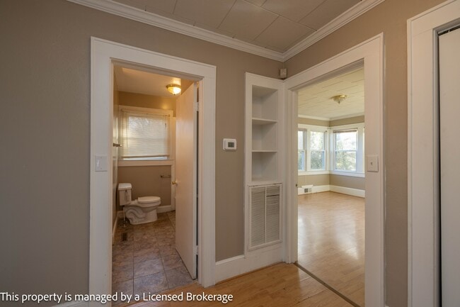 Building Photo - 1420 Amhurst St