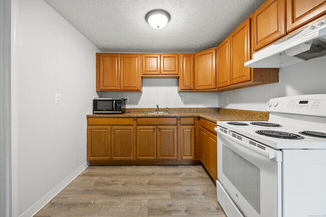 Building Photo - 9 Guiel Pl