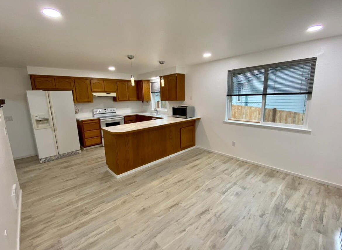 Building Photo - 10732 20th Pl W