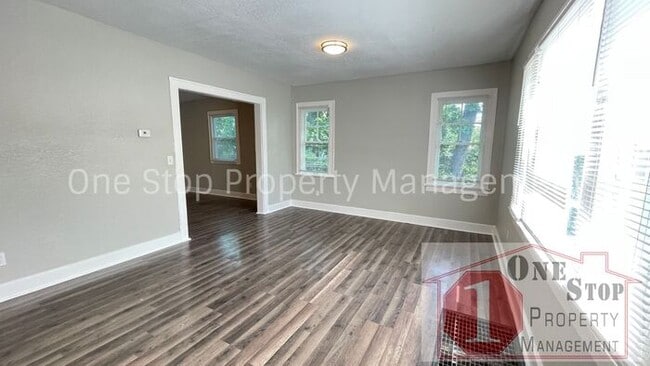 Building Photo - Beautiful 4 Bedroom 2 Bathroom Home in Kan...