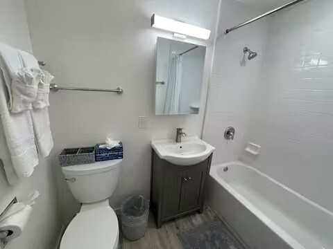 Building Photo - 255 Dunes St