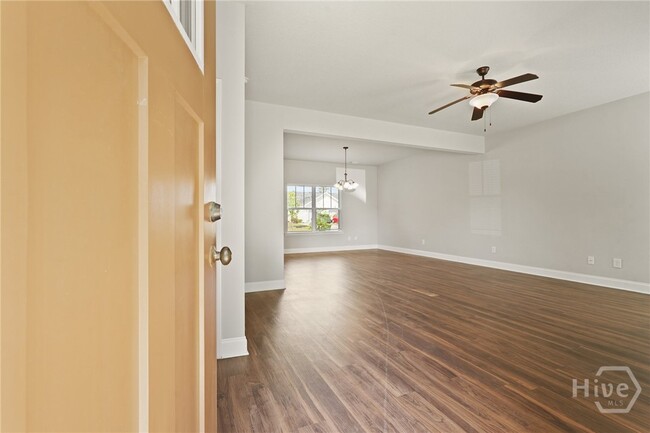 Building Photo - 504 Potter Stone Square