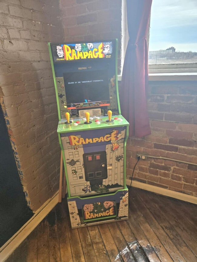 Building Photo - 226 Mt Elliott St