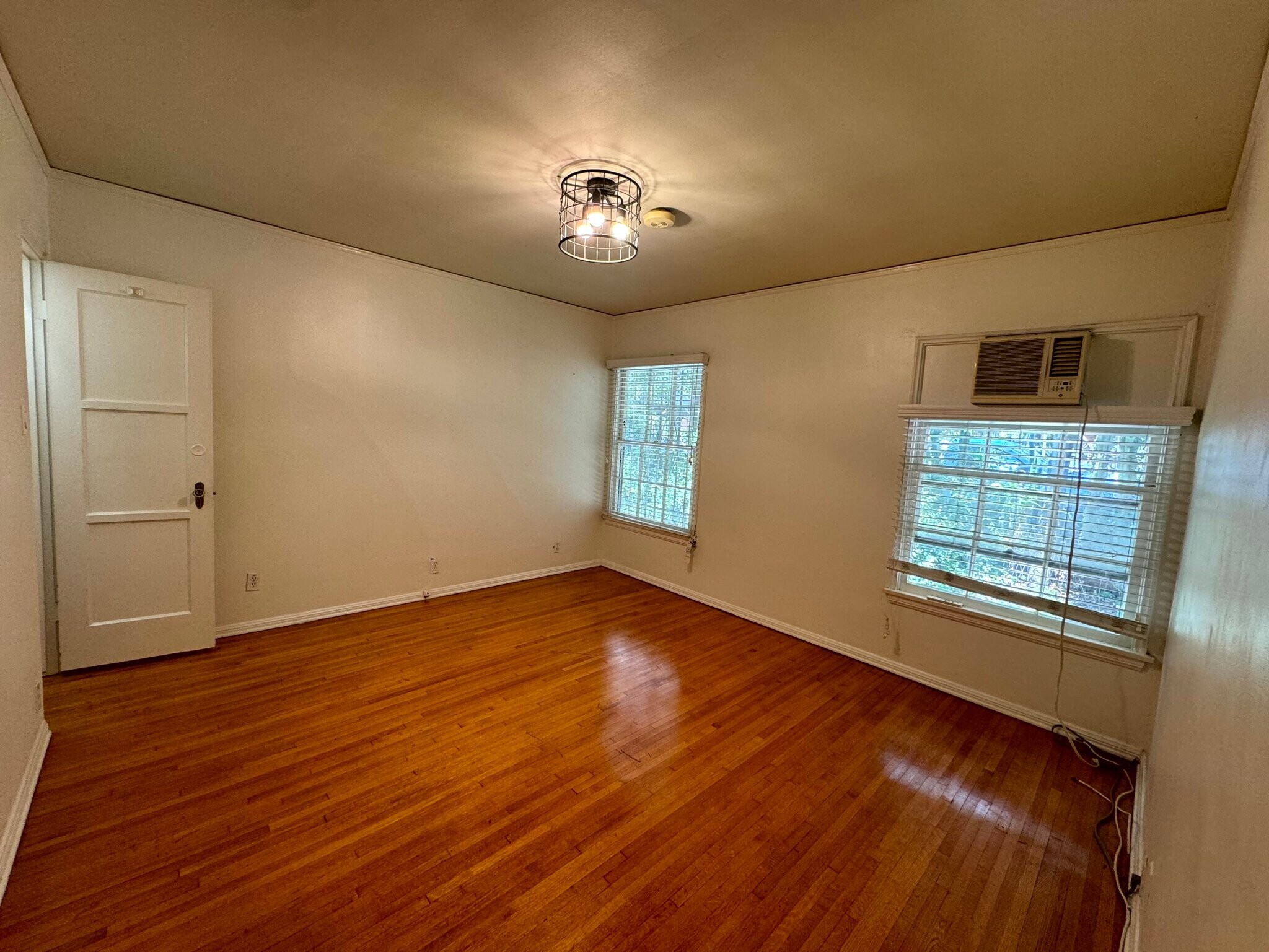 Building Photo - 1271 N Crescent Heights Blvd