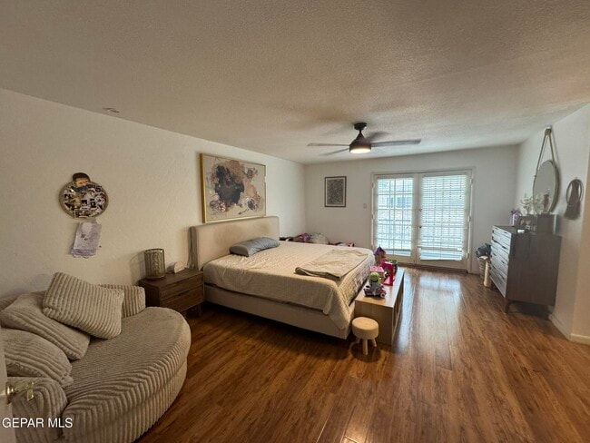 Building Photo - 6417 Pino Real Dr