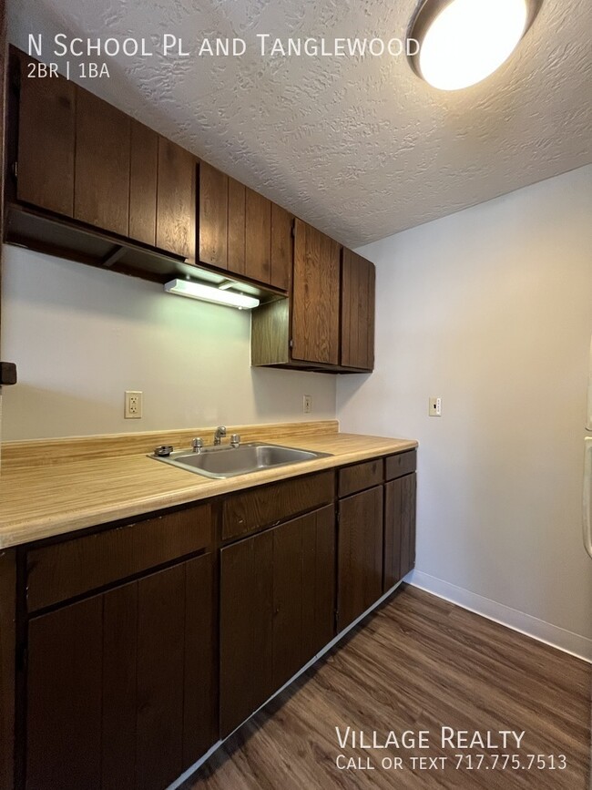 Building Photo - No Steps! Roomy 2-Bed with A/C & Off-Stree...