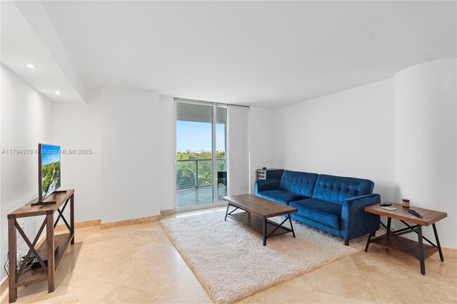 Building Photo - 2101 Brickell Ave