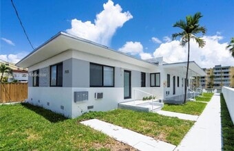 Building Photo - 7935 Crespi Blvd