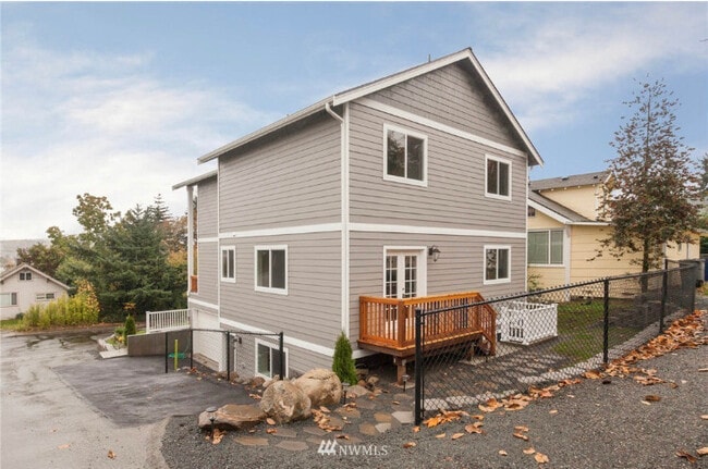 Building Photo - 311 Taylor Ave NW