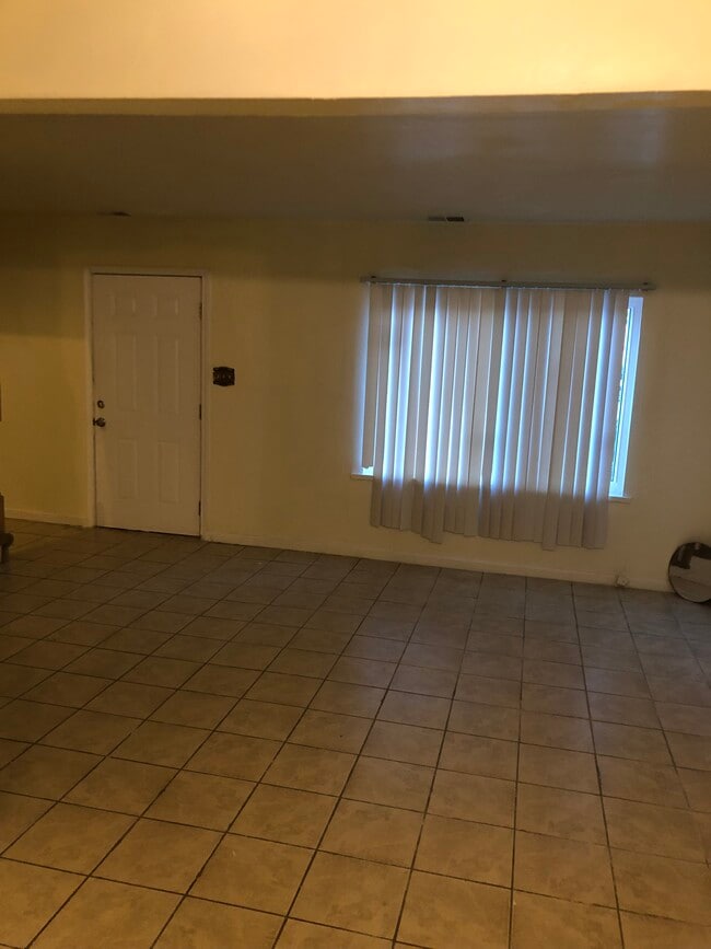 Building Photo - 3247 Saxon Pl