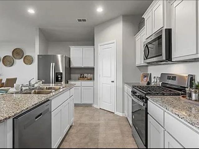 Building Photo - 9428 Golden Tree Ave