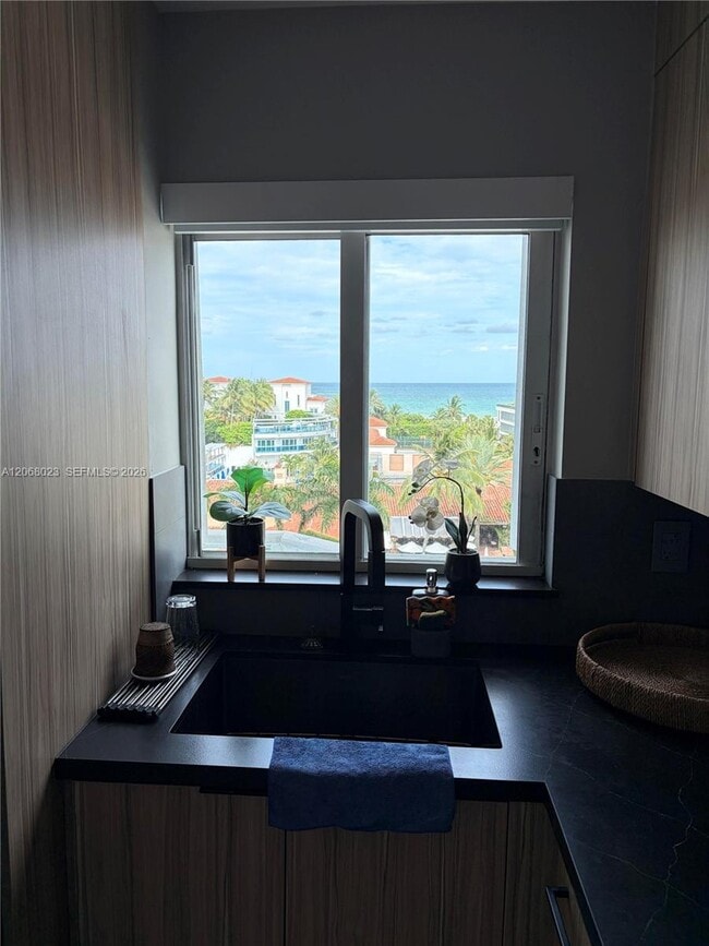 Building Photo - 5900 Collins Ave